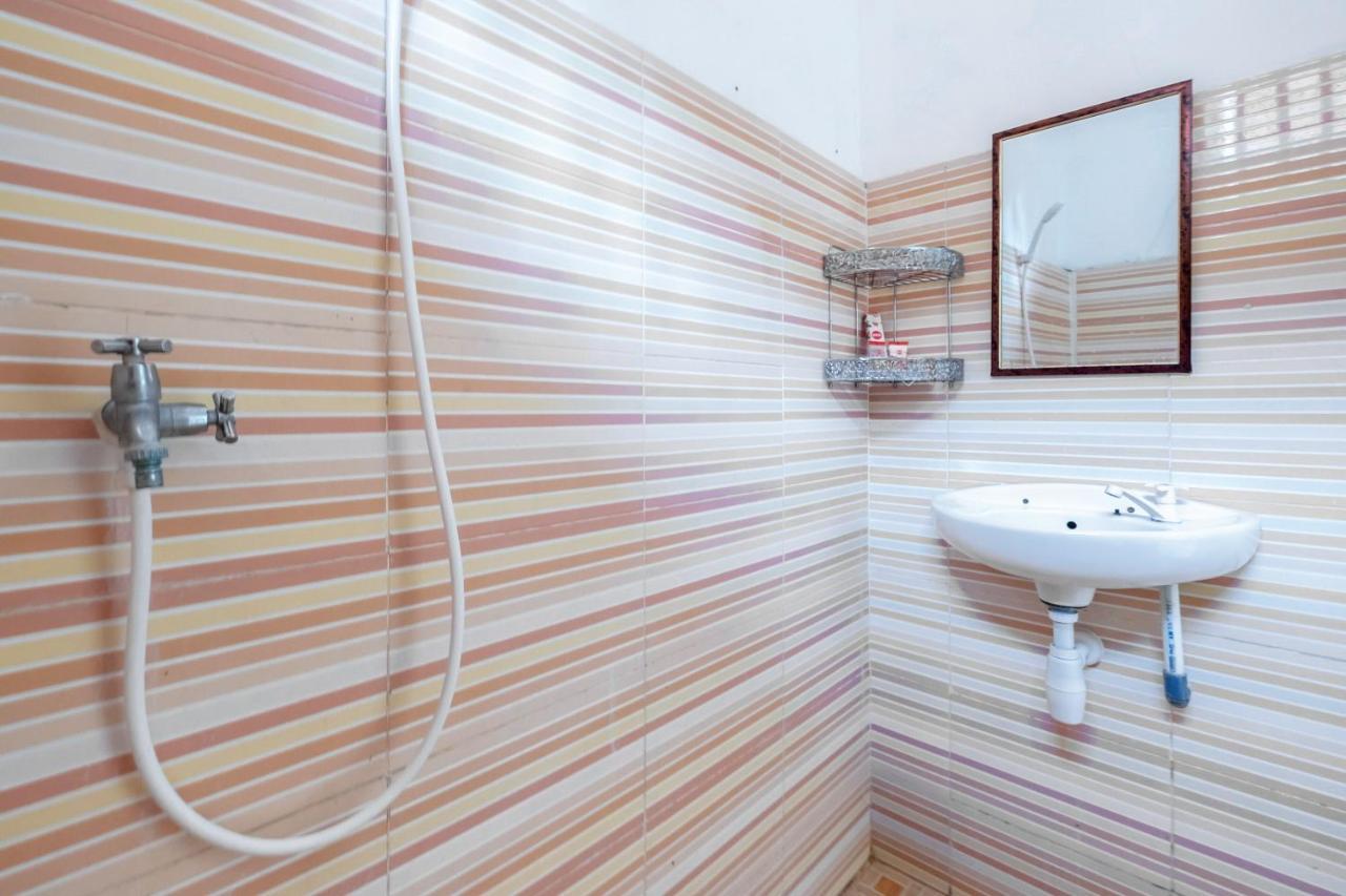 Oyo 1259 Kuta Garden Homestay Екстер'єр фото