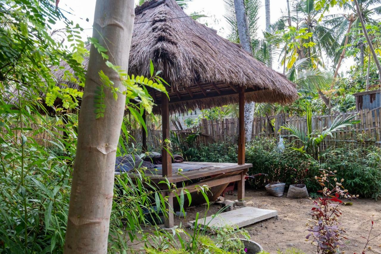 Oyo 1259 Kuta Garden Homestay Екстер'єр фото