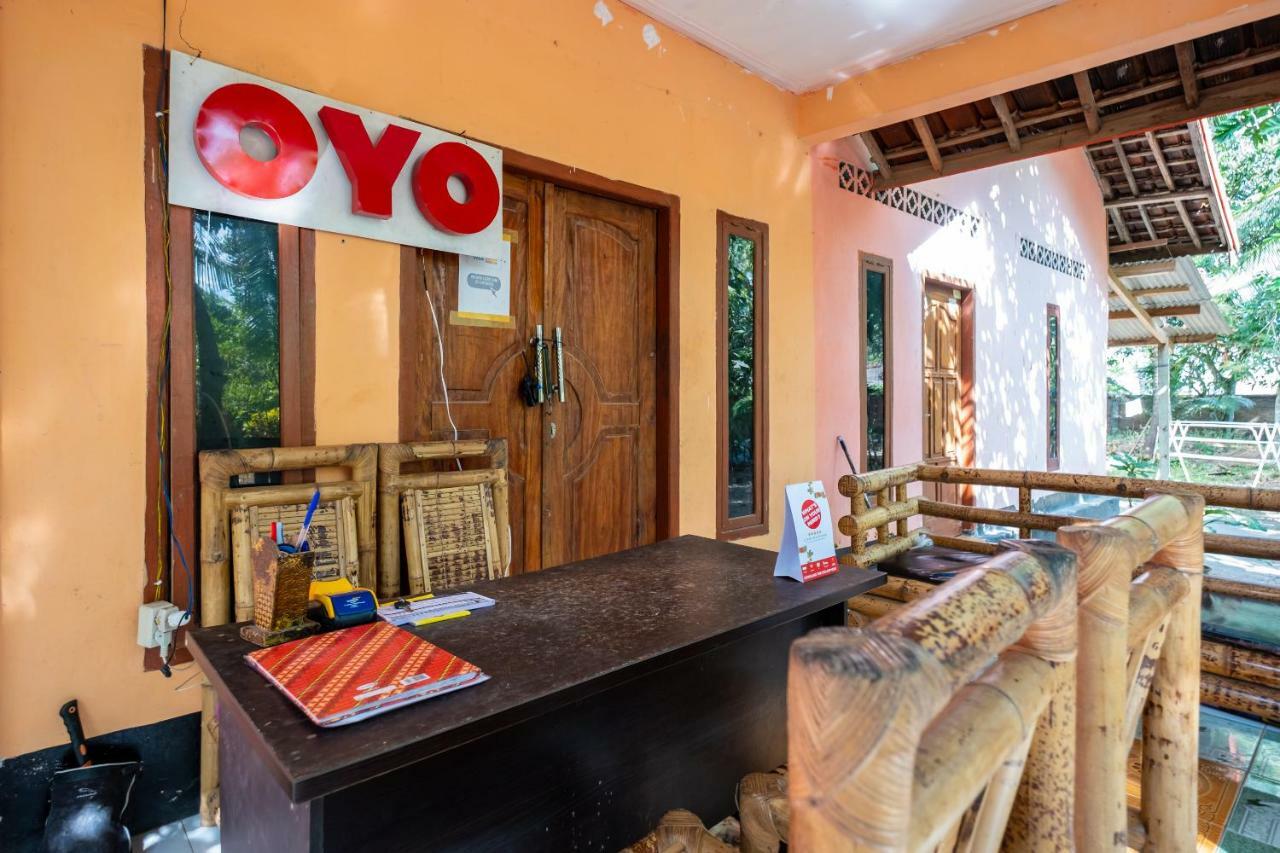 Oyo 1259 Kuta Garden Homestay Екстер'єр фото