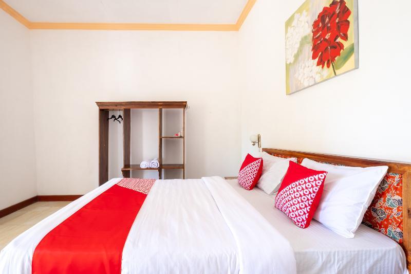 Oyo 1259 Kuta Garden Homestay Екстер'єр фото