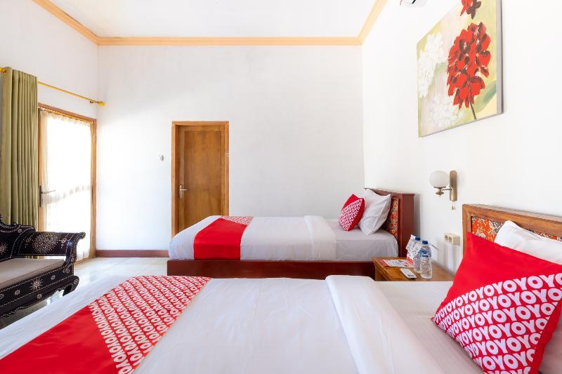 Oyo 1259 Kuta Garden Homestay Екстер'єр фото