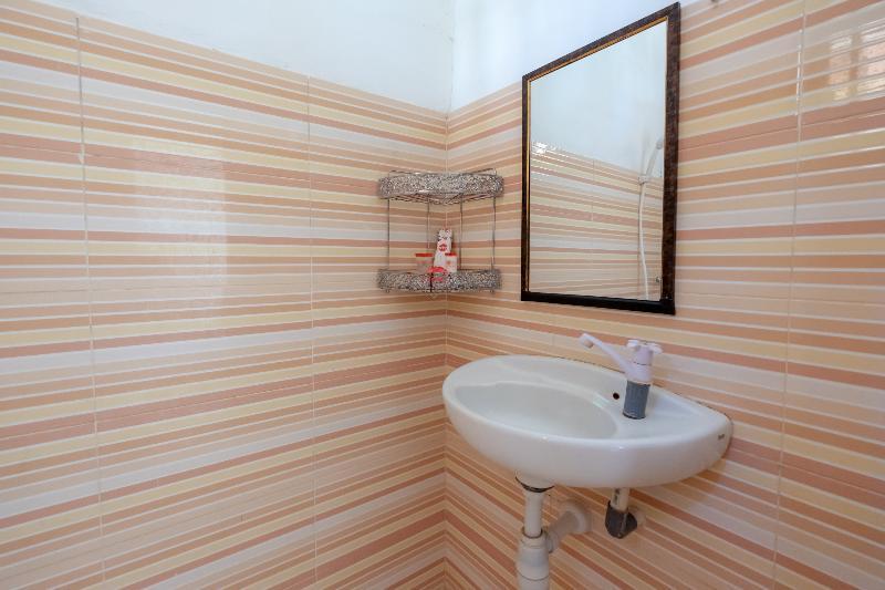 Oyo 1259 Kuta Garden Homestay Екстер'єр фото
